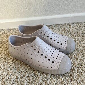 Native Jefferson Slip On Shoes Light Gray Speckle Size 2